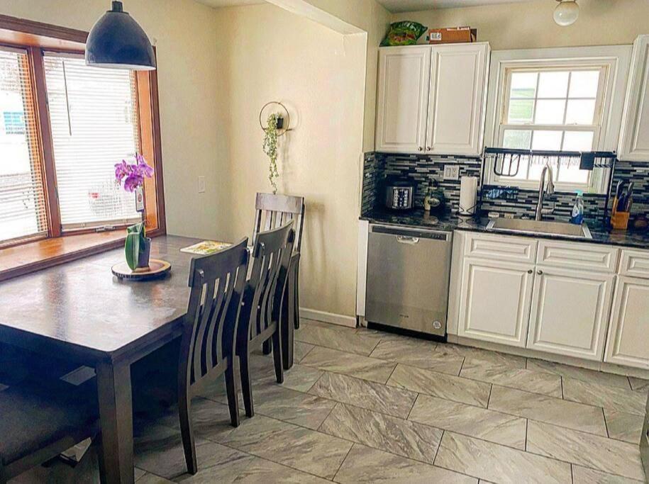 Adorable&Cozy Suburban Home Mins From Dwtn/Airport Rochester Eksteriør billede