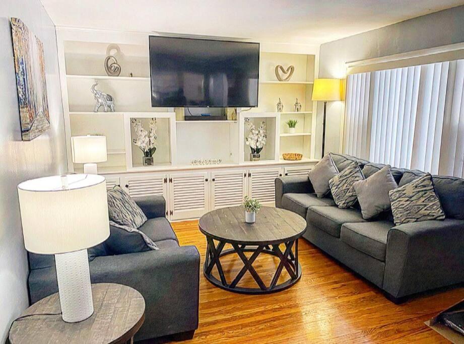 Adorable&Cozy Suburban Home Mins From Dwtn/Airport Rochester Eksteriør billede